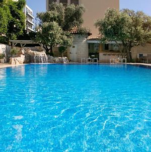 Cleopatra Hotel Nicosia Exterior photo