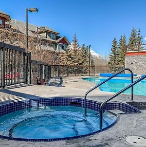 Top Floor Wolf - Best Views With Pool And Hot Tub Canmore Exterior photo