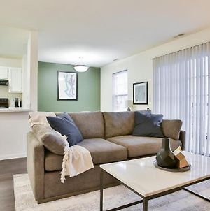 Modern Apartment In Prime Location Id8475X16 Fort Wayne Exterior photo