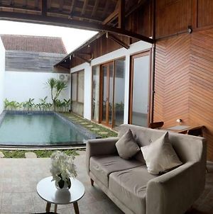 Mangrove Bali Villa Kuta  Exterior photo