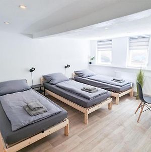 Alfa Ludwigsburg City Apartment Zimmer 5 Personen Kuche Netflix Inet Wm Exterior photo
