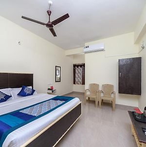 Oyo Hotel Sannidhi Residency Tirupati Exterior photo