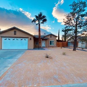 Beautiful Single Story 4 Br. Home In Nice Area. Palmdale Exterior photo