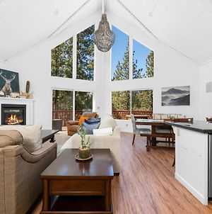 Chandelier House -Stylish And Spacious Home With Forest Views, Game Room, And Blazing Fast Wifi! Big Bear City Exterior photo