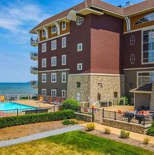 Beachfront Traverse City Resort Condo With Pool Exterior photo