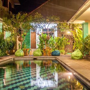 Funky Monkey Bali - Hostel Kuta  Exterior photo