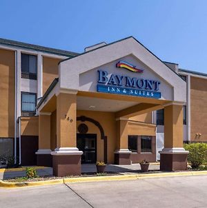 Baymont By Wyndham Lawrence Hotel Exterior photo
