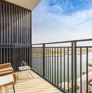 Voyage Waters Edge Studio With Canal Views Abu Dhabi Exterior photo