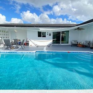 Relaxing Pool Home Near Stadium Miami Gardens Exterior photo