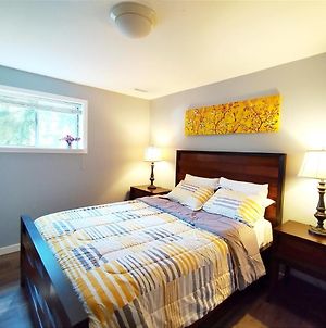 Newly Renovated 3 Bedrooms Suite Nanaimo Exterior photo