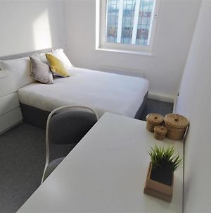 Spacious 3 Bed Flat - Next To Univeristy Of Leeds - 10 Walk Min From City Exterior photo