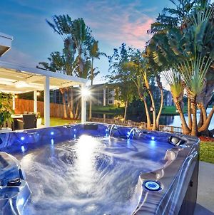 Waterfront Oasis Escape With 7 Seats Hot Tub! Villa Sunrise Exterior photo