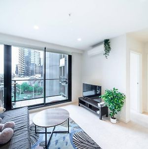 Wonderful 2-Bedroom Unit With Pool Melbourne Exterior photo