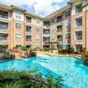 Poolside Luxe Apt- Nrg, Med Ctr, Galleria, Downtown Houston Exterior photo