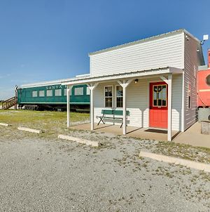 Charming Converted Railcar Studio In Joplin! Exterior photo