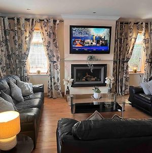 Luxury Home In Dublin Wifi Tv B&B Close To City Centre Lucan Exterior photo