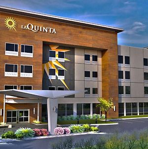 La Quinta Inn & Suites By Wyndham Centralia Exterior photo