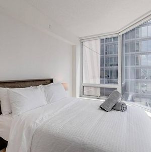 Yorkville Upscale Luxury Suite With Wfh Setup And Gym Toronto Exterior photo