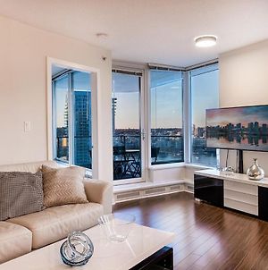 Stunning 2Bed Appt With Harbour View And Pool!!! Villa Vancouver Exterior photo