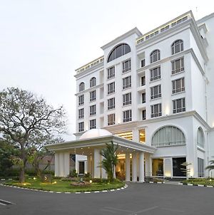 The Sahira Hotel Syariah Bogor Exterior photo
