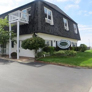 Snyder'S Shoreline Inn Ludington Exterior photo