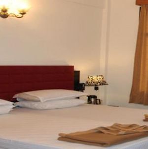 Hotel Surya Beach Inn Puri Room photo