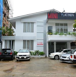 Mini Platinum Guest House Yangon Exterior photo