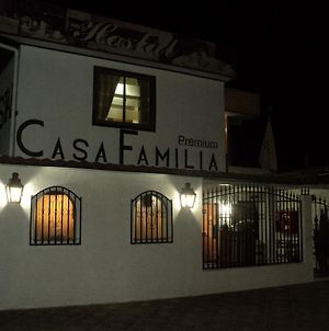 Hostal Casa Familia Santa Cruz Exterior photo