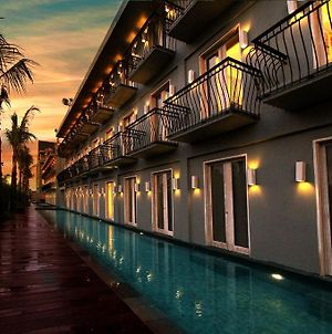 Frii Bali Echo Beach Hotel Exterior photo