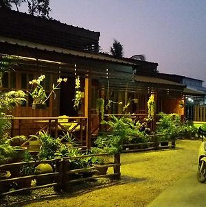 Happy Guesthouse Bungalow Sukhothai Exterior photo