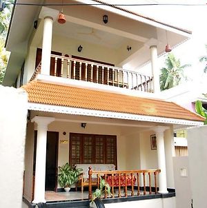 Devikripa Homestay Thiruvananthapuram Exterior photo