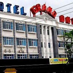 Grand Duta Hotel Palembang Exterior photo