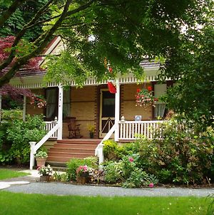 Clayburn Village Bed And Breakfast Abbotsford Exterior photo