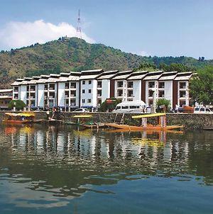 Hotel Pride Continental Srinagar  Exterior photo