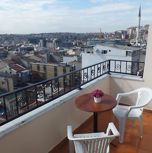 White Apart Apartment Istanbul Room photo