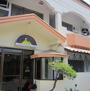 Pleasant Travelers Pension House Bacolod Exterior photo