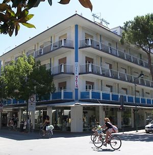 Hotel Myriam Lignano Sabbiadoro Exterior photo