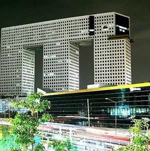 Iyarin @ Tuk Chang Hotel Bangkok Exterior photo