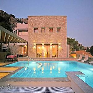 Villa Costamare - Enjoy Lazy Days On The Private Pool-Jacuzzi Pefki  Room photo