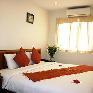 Charming House Hotel Hanoi Room photo