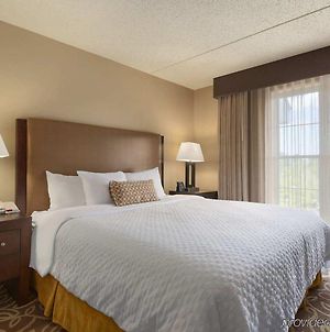 Embassy Suites By Hilton Pittsburgh International Airport Coraopolis Room photo