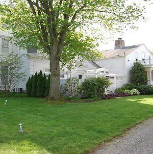 Captain Stannard House Bed And Breakfast Country Inn Westbrook Exterior photo