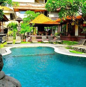 Si Doi Kuta Kuta (Bali) Exterior photo