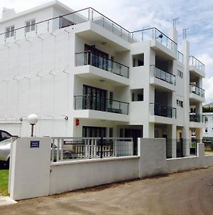 Silver Sands Apartment Flic en Flac Exterior photo
