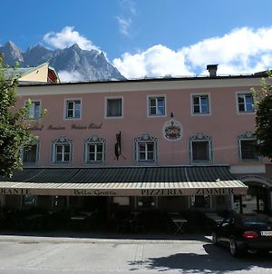 Weisses Rossl Werfen Hotel Exterior photo