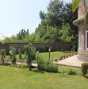 Greenwoods Inn Srinagar  Exterior photo