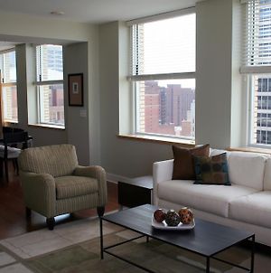 909 Walnut Apartments By Execustay Kansas City Room photo