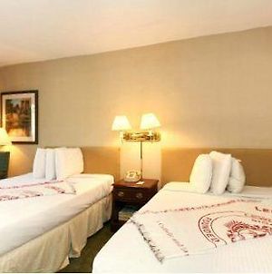 Econo Lodge Inn And Suites Charlotte Room photo