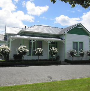Thyme Out Estate Bed & Breakfast Halcombe Exterior photo