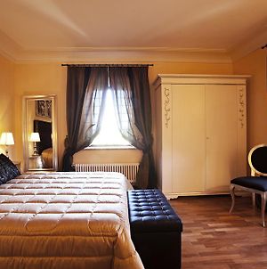 Castello Izzalini Todi Resort Room photo